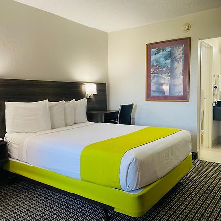 Days Inn By Wyndham Irving Grapevine Dfw Airport North Extérieur photo