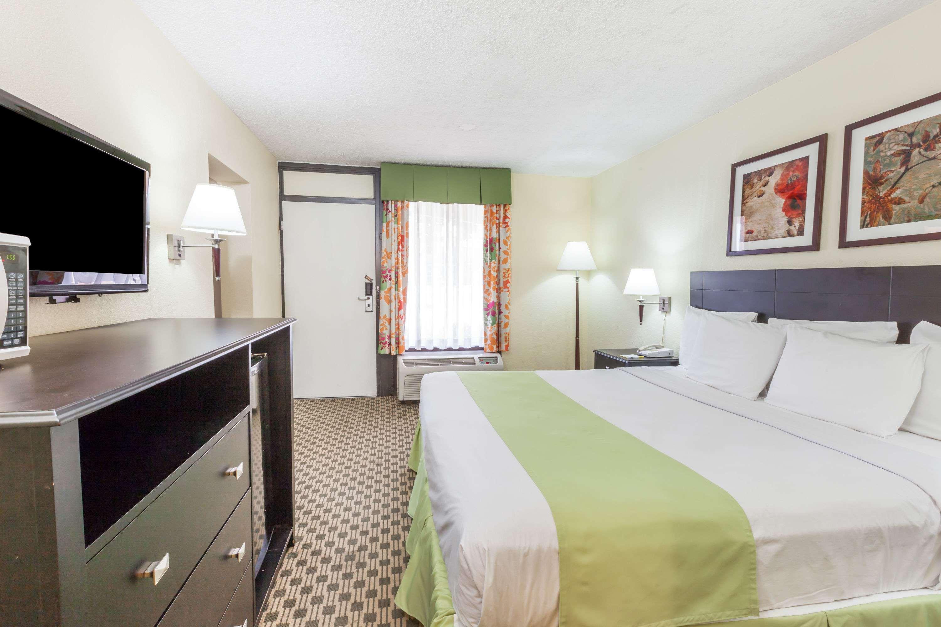 Days Inn By Wyndham Irving Grapevine Dfw Airport North Extérieur photo