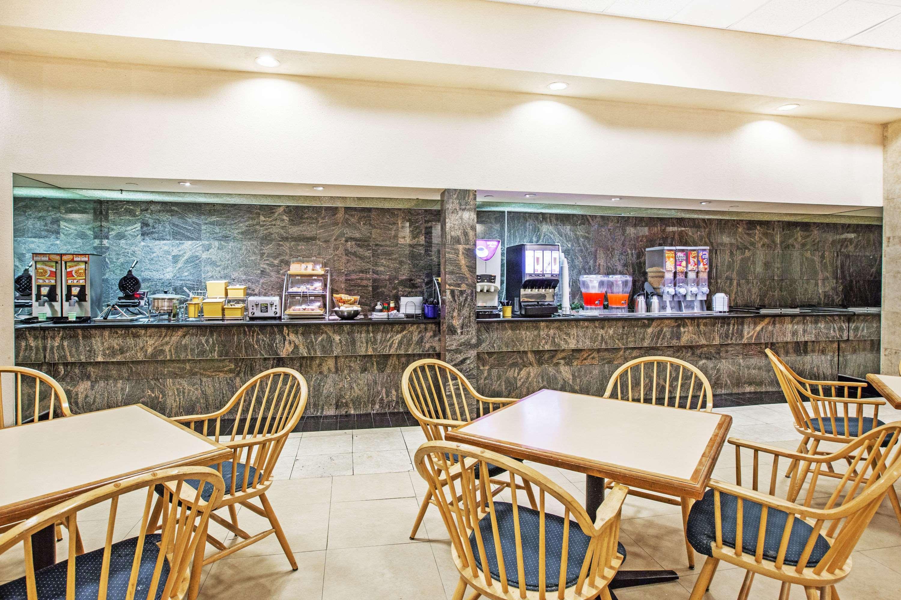 Days Inn By Wyndham Irving Grapevine Dfw Airport North Extérieur photo